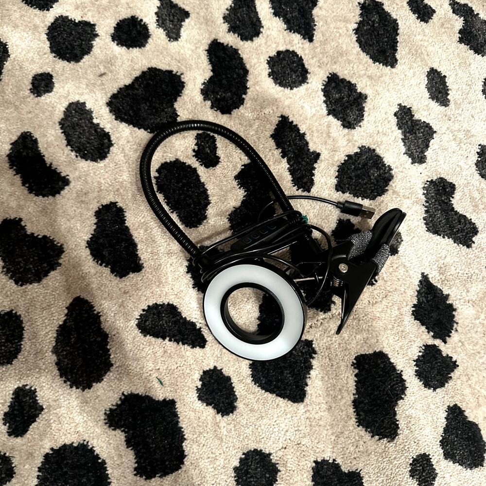 Ring‎ light - Picture 3 of 4